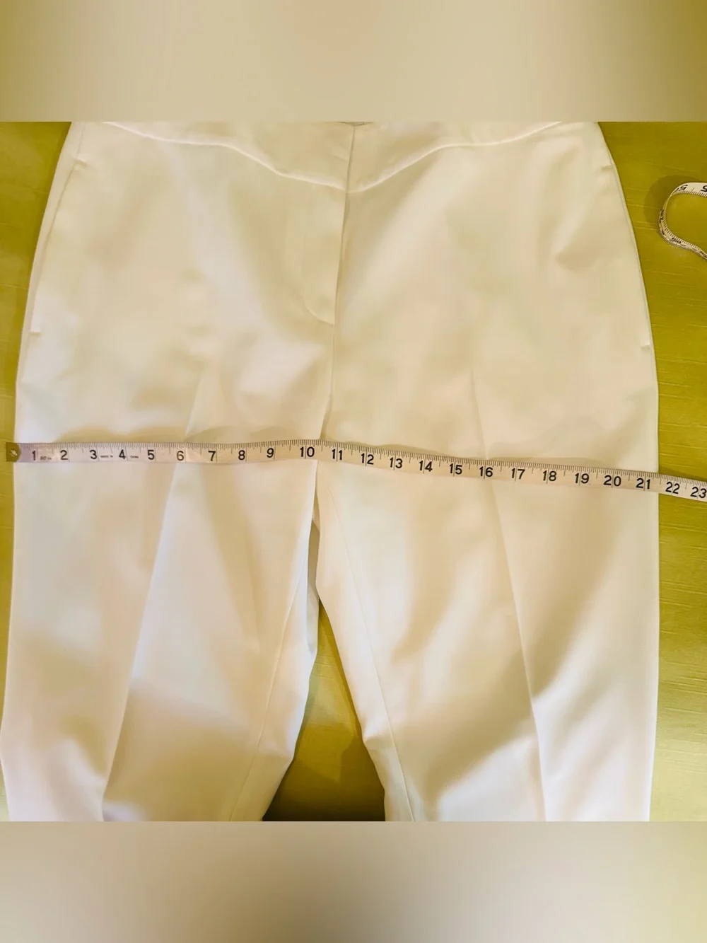 Le Suit White Women's Two-Piece Blazer and Trousers - Picture 11 of 13